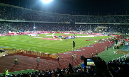 In Iran dopo 2 anni le donne tornano allo stadio