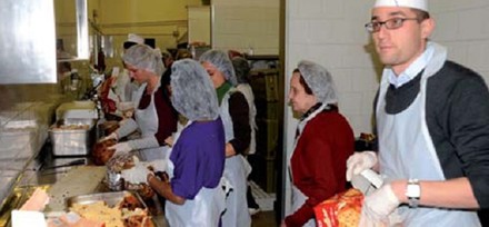 Povert&agrave;, aumentano casi di persone che si rivolgono alla Caritas