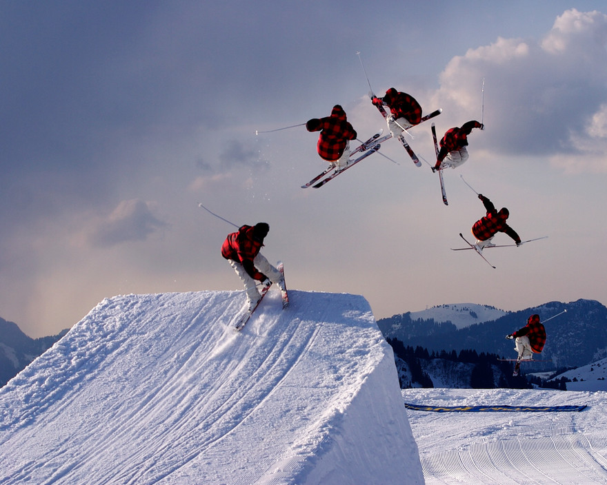 Freestyle_skiing_jump2.jpg
