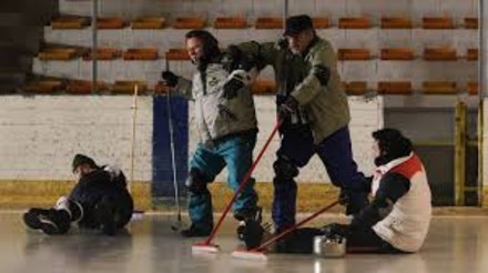 Cera d'api e corridoio di casa: come mia madre invent&ograve; il curling