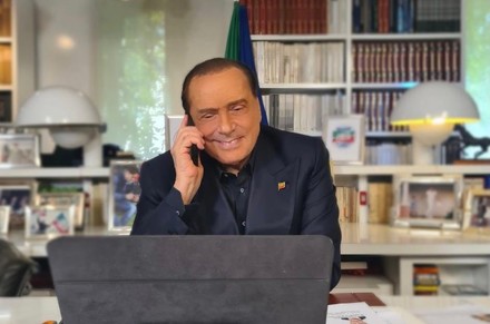 Destra a pezzi a San Valentino: Cupido-Berlusconi per ricostruire