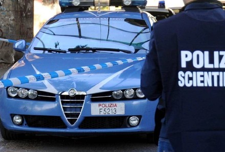 Bologna, due uomini uccisi in casa a coltellate: &egrave; giallo